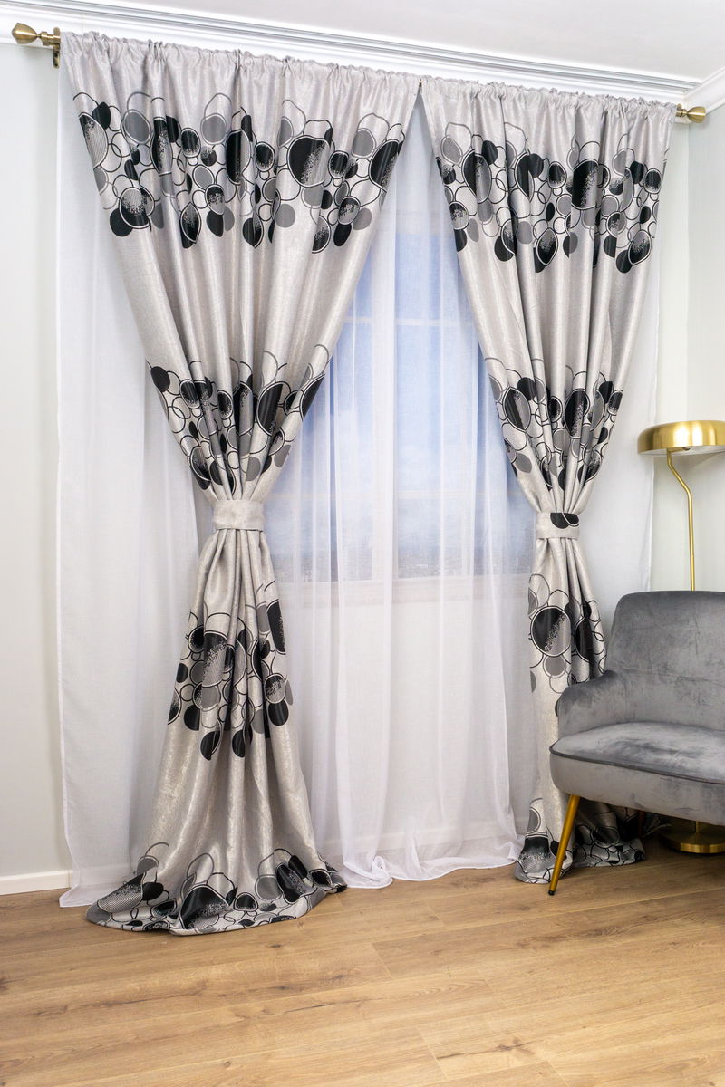 Set 2 Draperii Blackout Gri Flori si Cercuri 150x270cm cu Rejansa - BOTD046_150x270_ATL