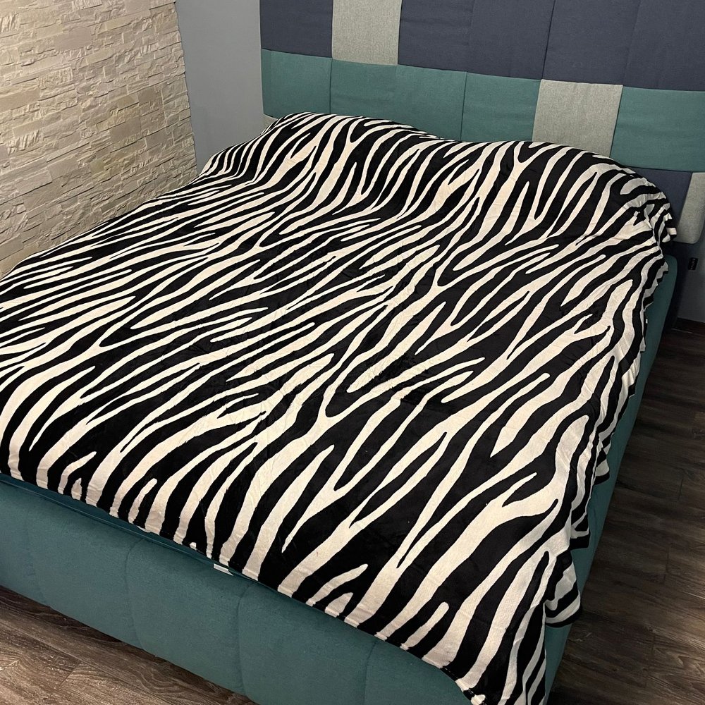 Patura Pufoasa Cocolino (200×230 cm) – Zebra Alba – PCCF0091 200x230 imagine noua somnexpo.ro